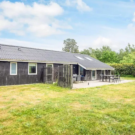 4 Star In Orsted-by Traum Ørsted